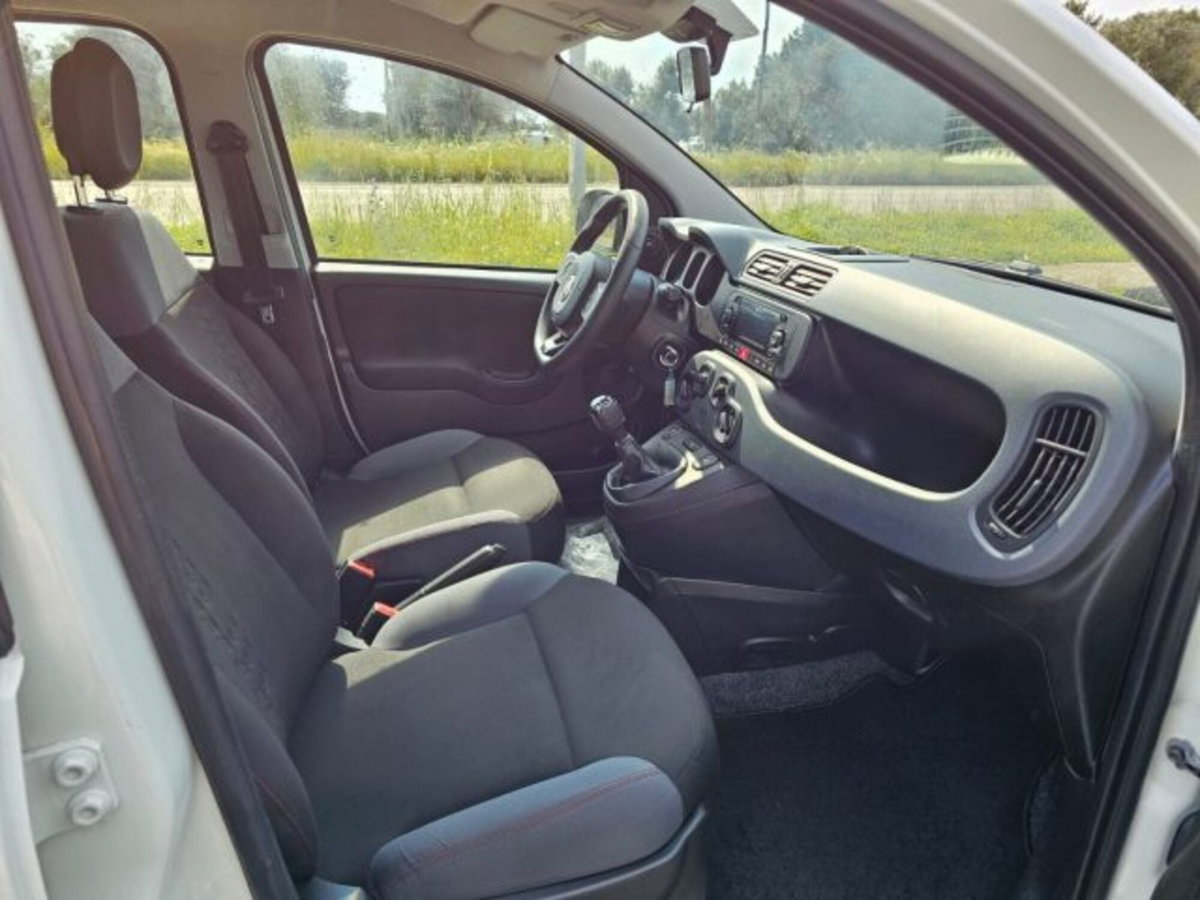 Fiat Panda 1.3 MJT 95 CV S&S 4x4 (15)