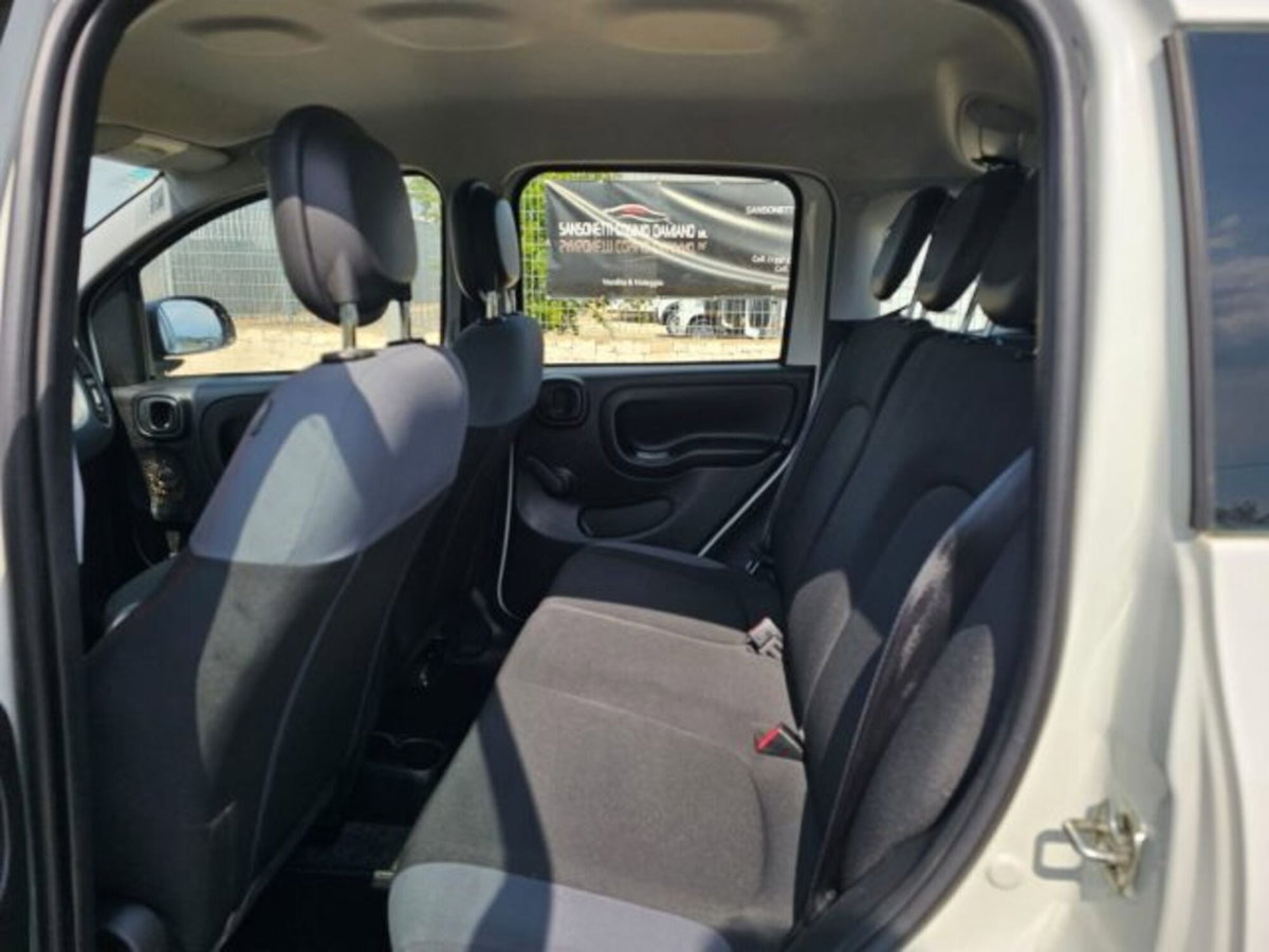 Fiat Panda 1.3 MJT 95 CV S&S 4x4 (16)