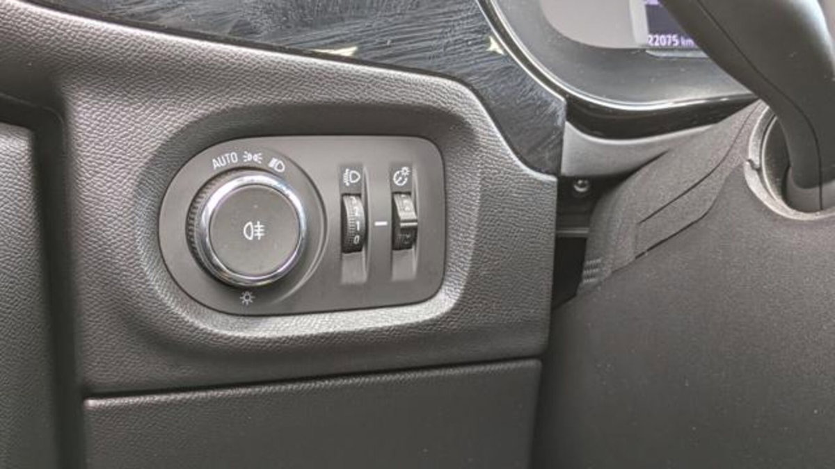 Opel Corsa 1.2 hybrid GS 100cv dct6 (10)