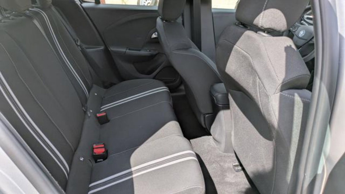 Opel Corsa 1.2 hybrid GS 100cv dct6 (12)