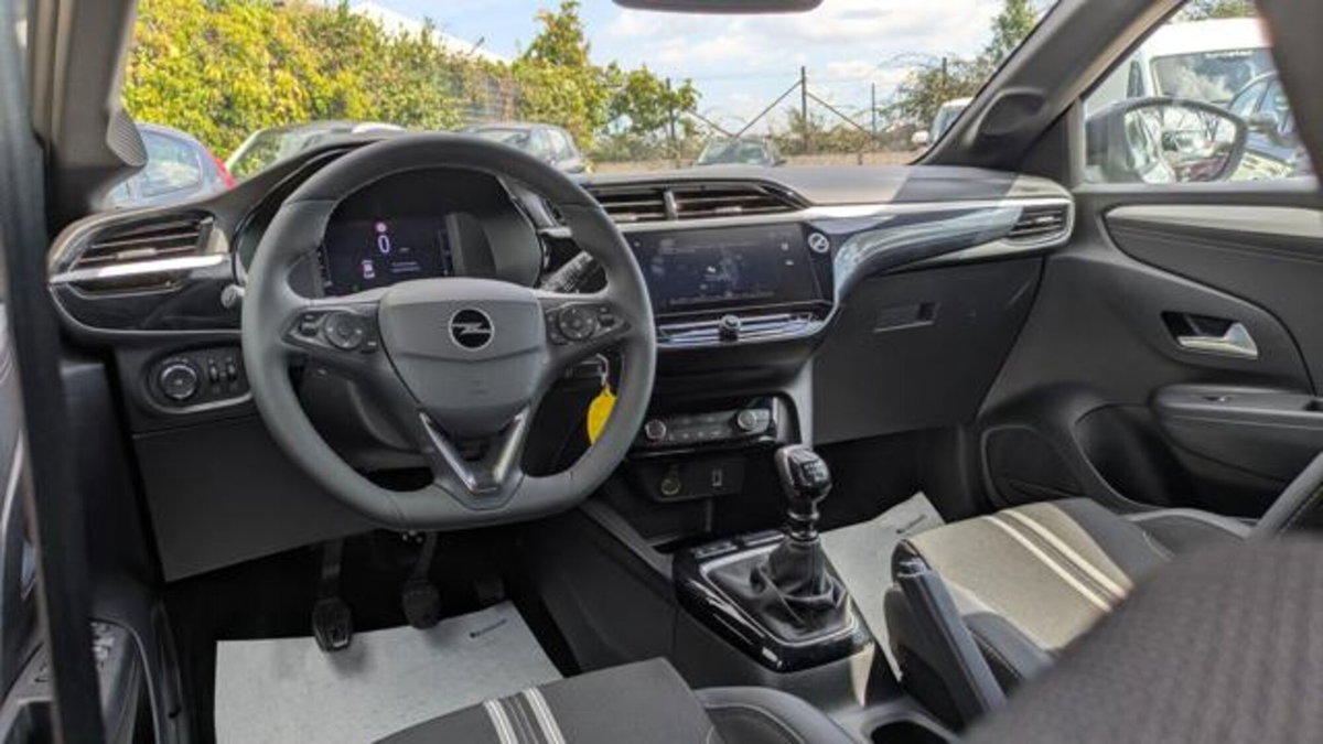 Opel Corsa 1.2 hybrid GS 100cv dct6 (5)