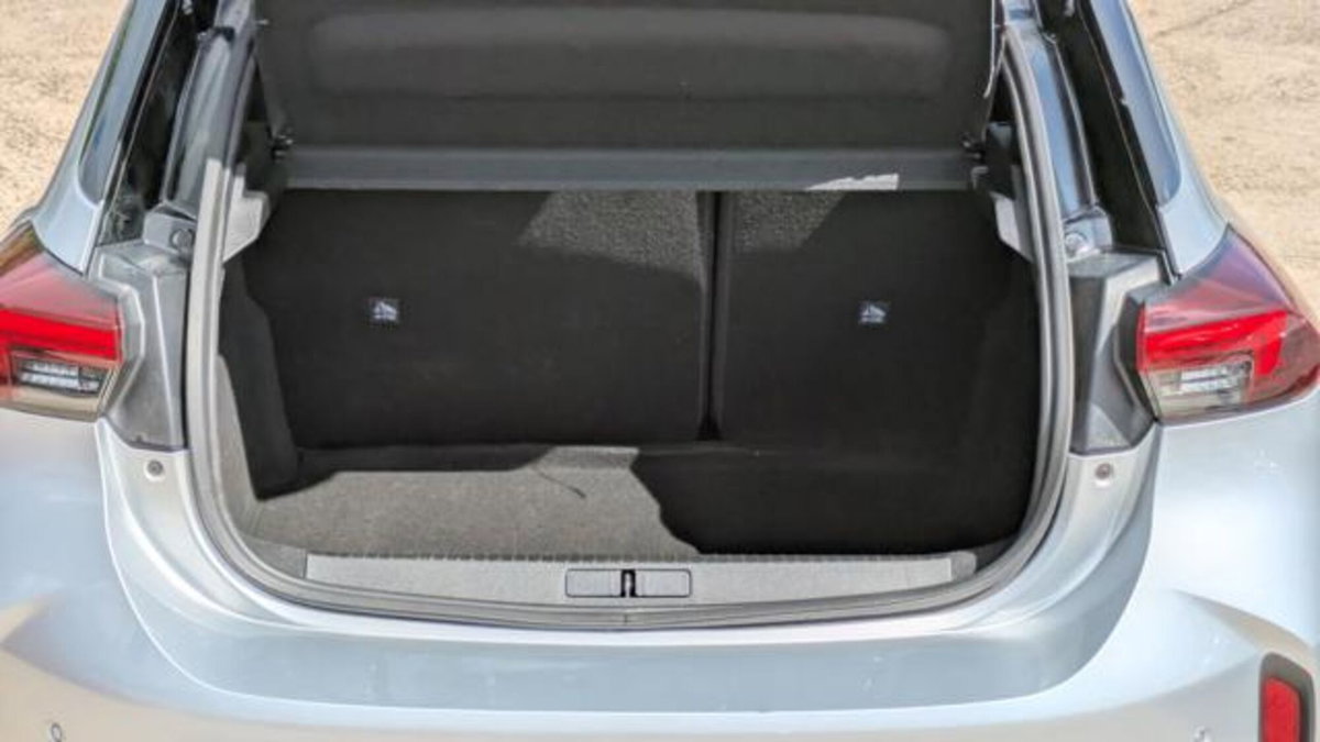 Opel Corsa 1.2 hybrid GS 100cv dct6 (15)