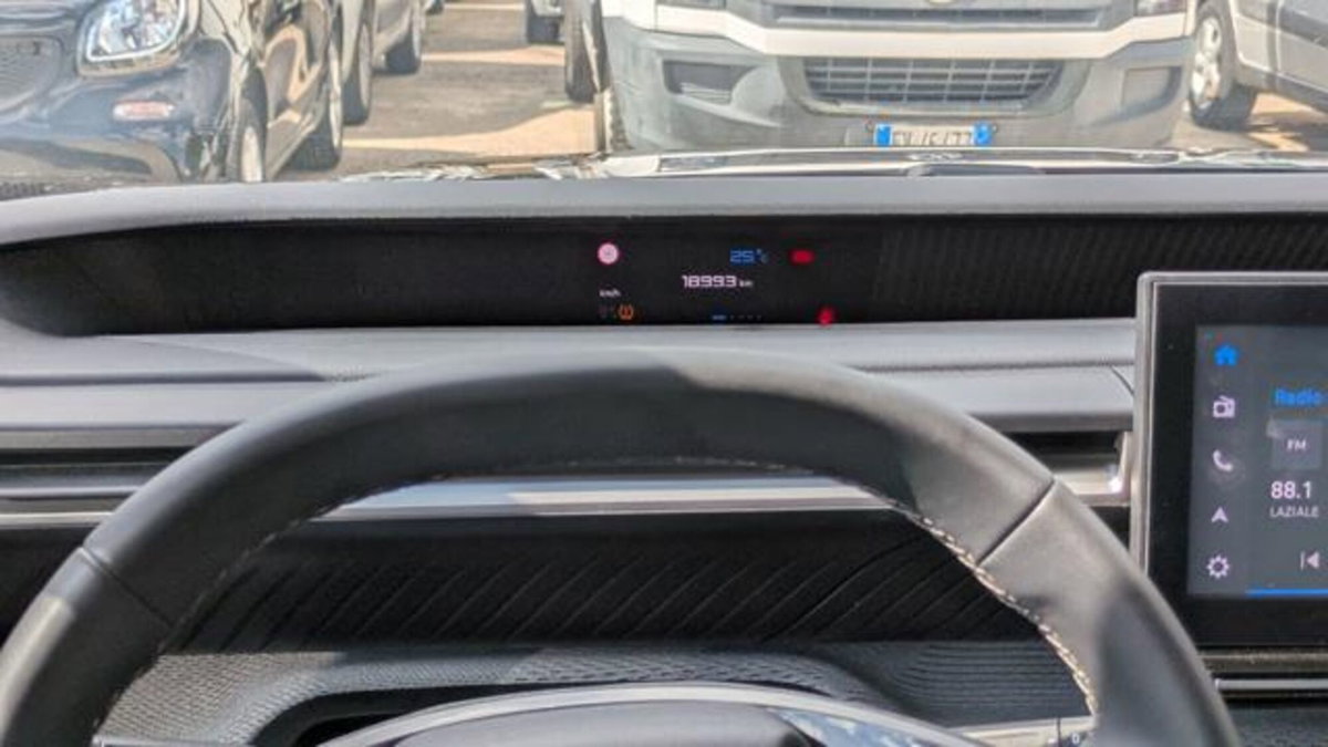 Citroen C3 1.2 puretech turbo Max 100cv s&s (13)