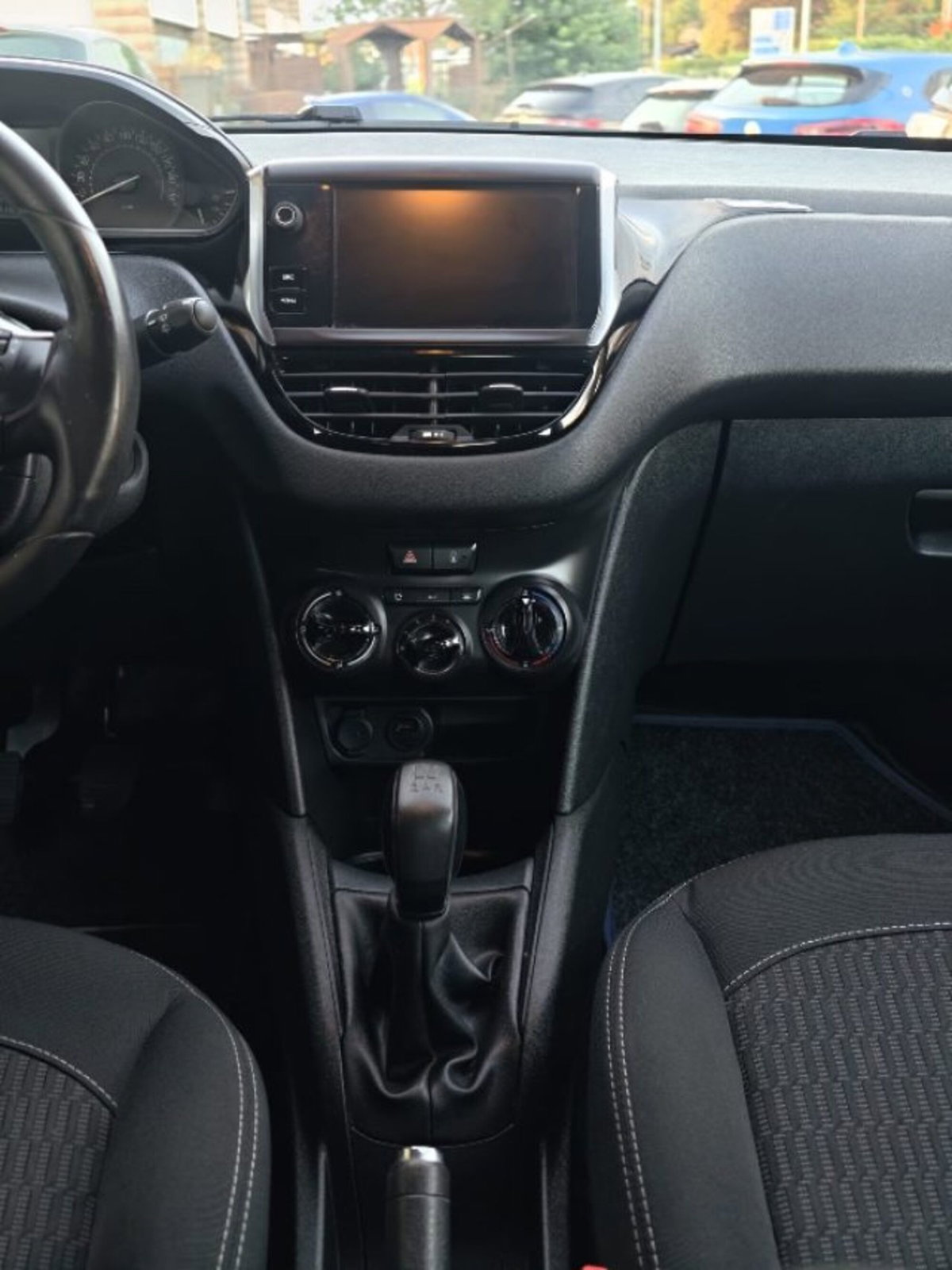 Peugeot 208 82 5 porte Active (16)