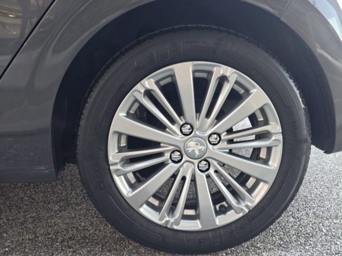 Peugeot 208 82 5 porte Active (9)