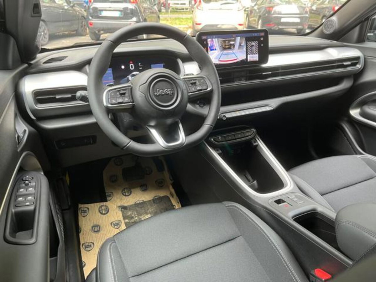 Jeep Avenger 1.2 turbo e-hybrid mhev Summit fwd 110cv edct6 (10)