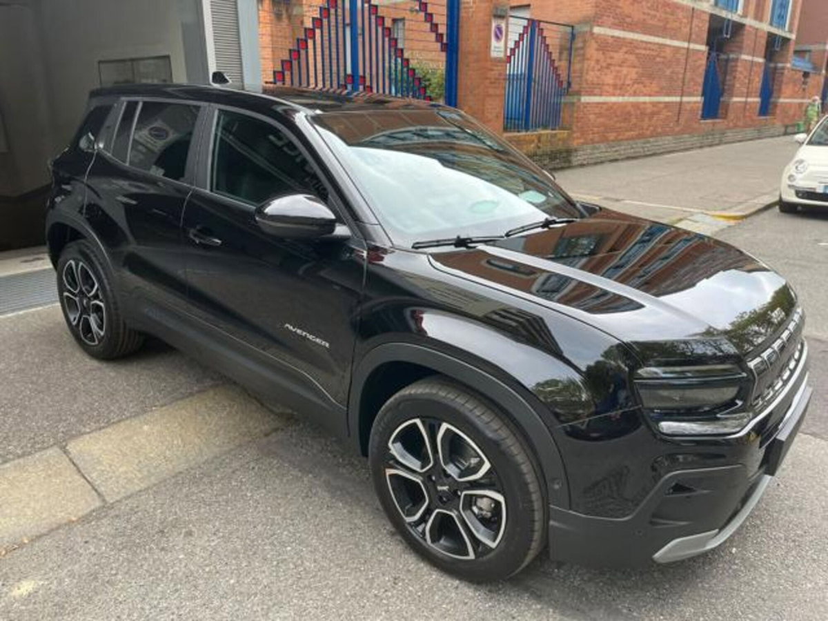 Jeep Avenger 1.2 turbo e-hybrid mhev Summit fwd 110cv edct6 (3)