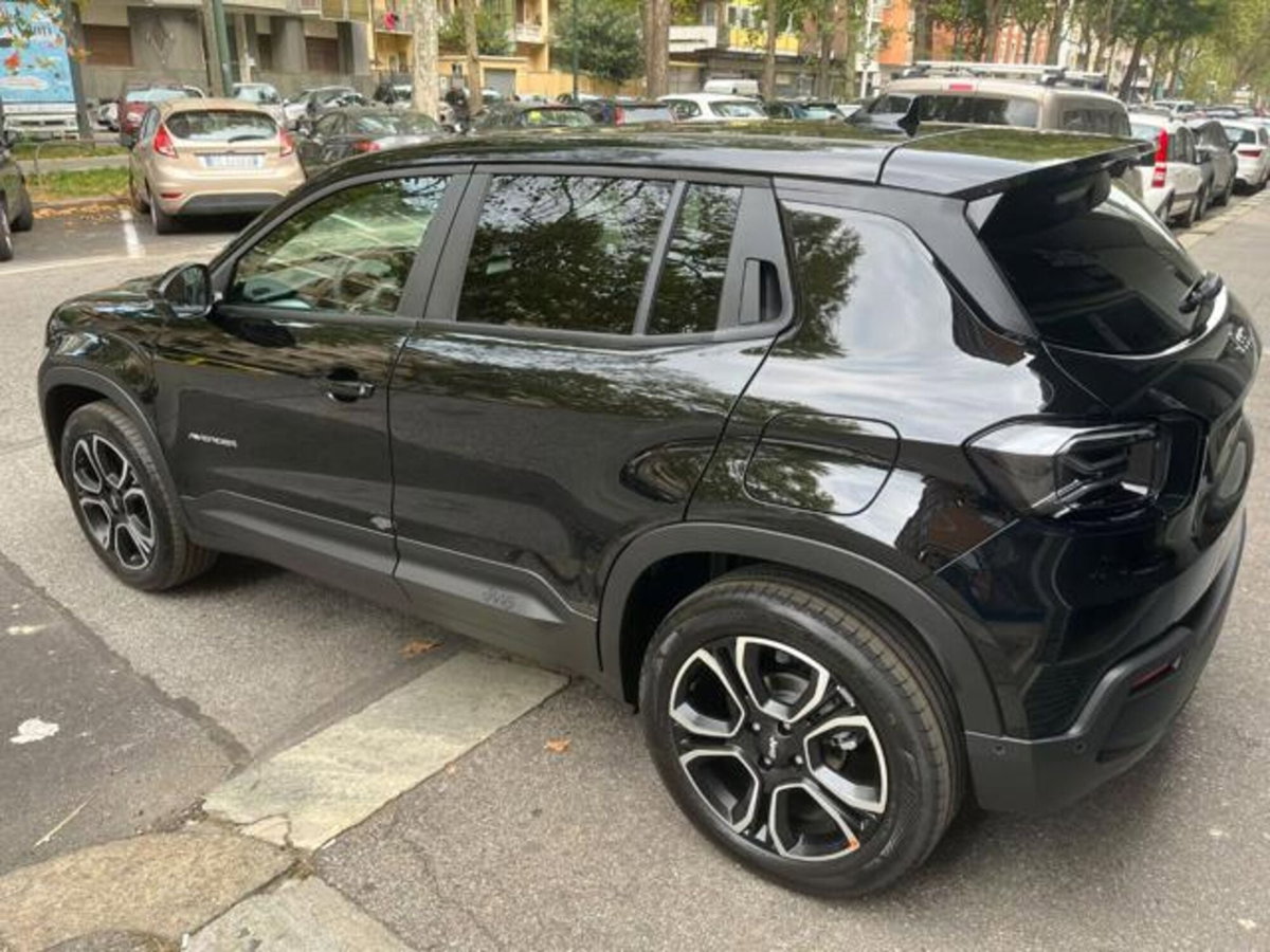 Jeep Avenger 1.2 turbo e-hybrid mhev Summit fwd 110cv edct6 (7)