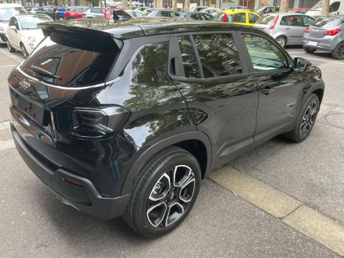 Jeep Avenger 1.2 turbo e-hybrid mhev Summit fwd 110cv edct6 (8)
