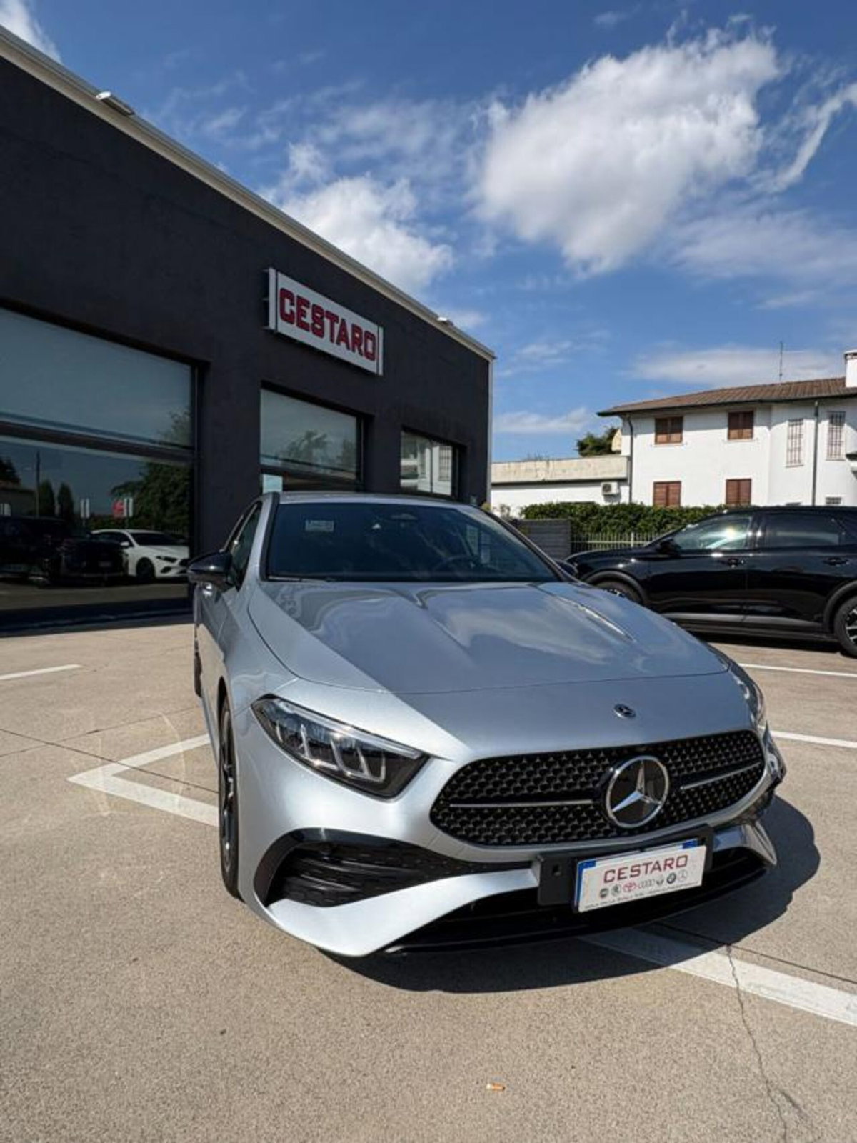Mercedes-Benz Classe A Sedan 180 d AMG Line Premium Plus auto (2)