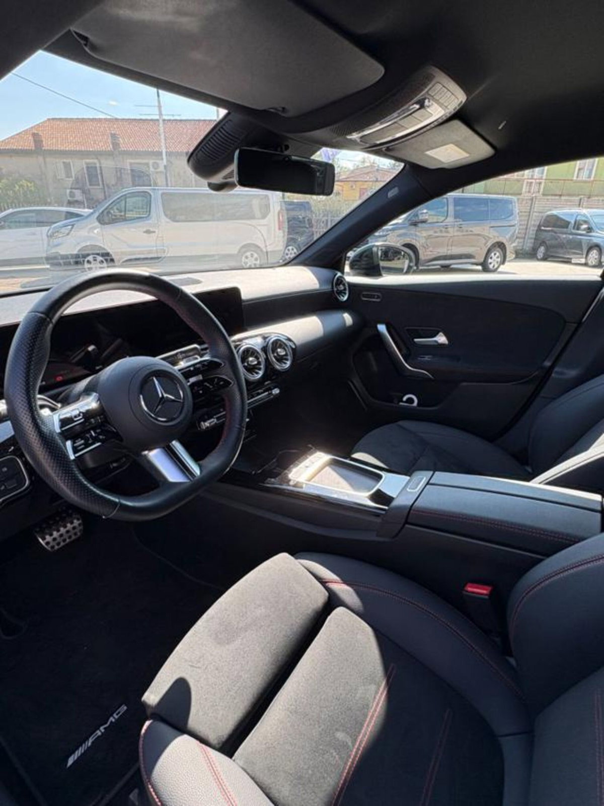 Mercedes-Benz Classe A Sedan 180 d AMG Line Premium Plus auto (7)