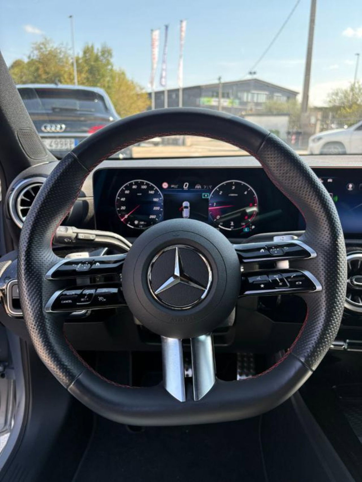 Mercedes-Benz Classe A Sedan 180 d AMG Line Premium Plus auto (9)