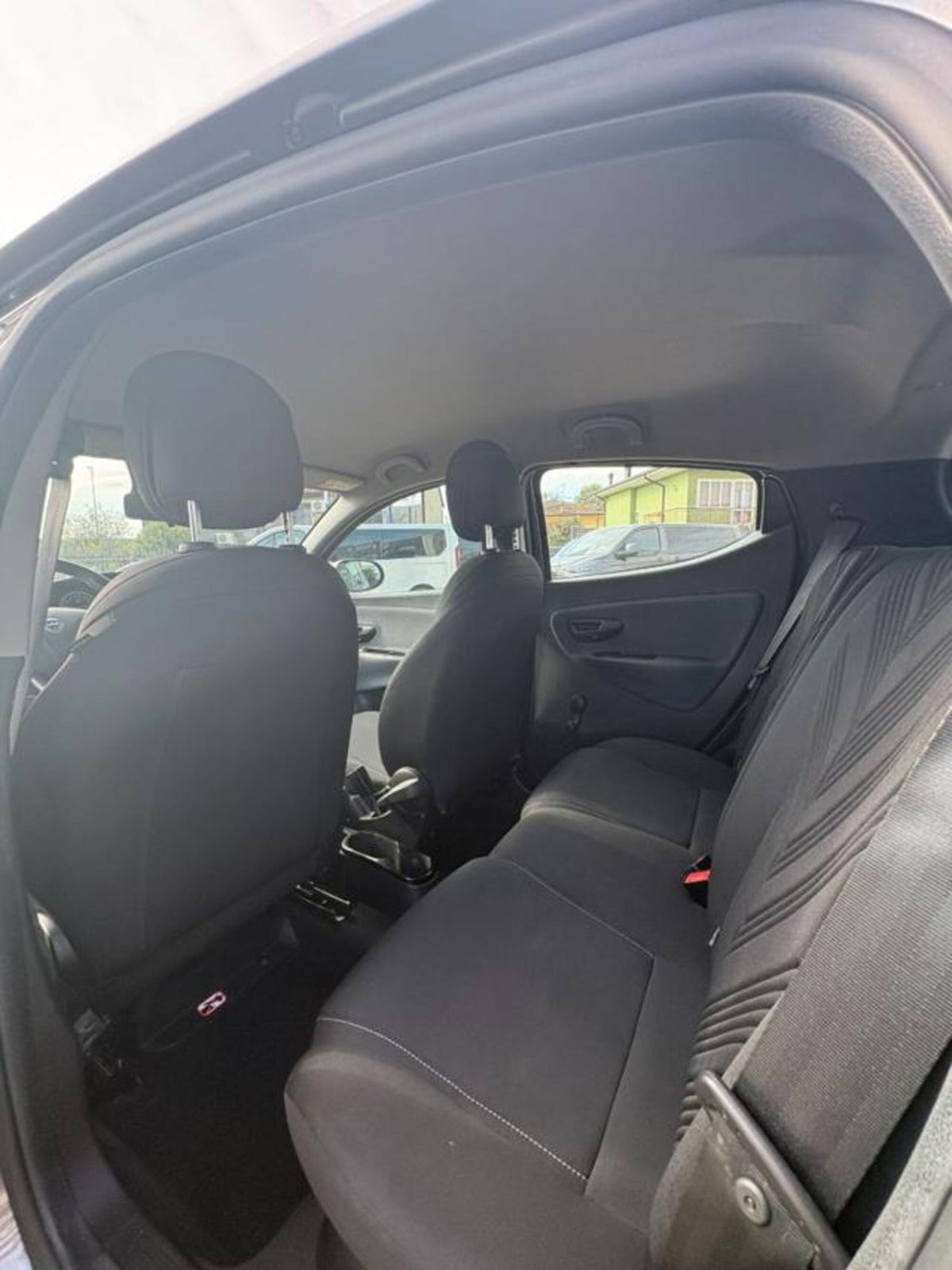 Lancia Ypsilon 1.0 FireFly 5 porte S&S Hybrid Ecochic Gold (14)