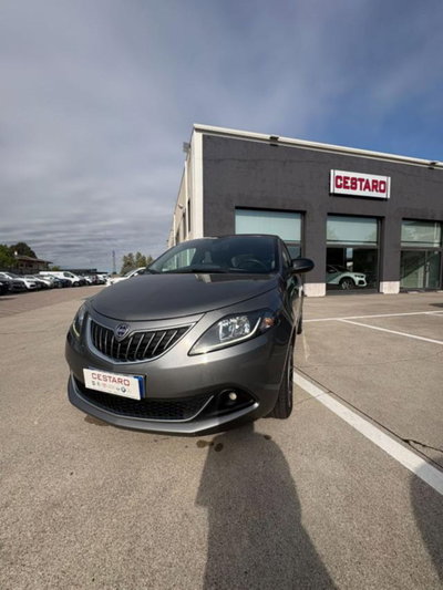 Lancia Ypsilon 1.0 FireFly 5 porte S&S Hybrid Ecochic Gold (2)