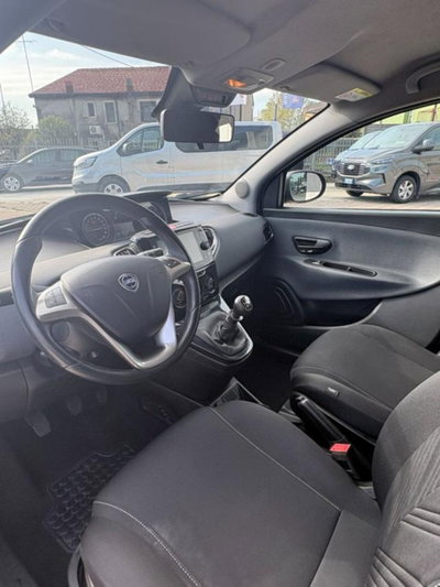 Lancia Ypsilon 1.0 FireFly 5 porte S&S Hybrid Ecochic Gold (8)