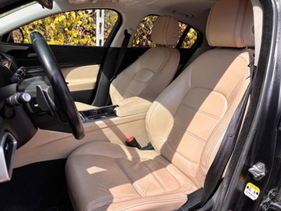 Jaguar XE 2.0 D Turbo 180 CV AWD aut. Portfolio (14)