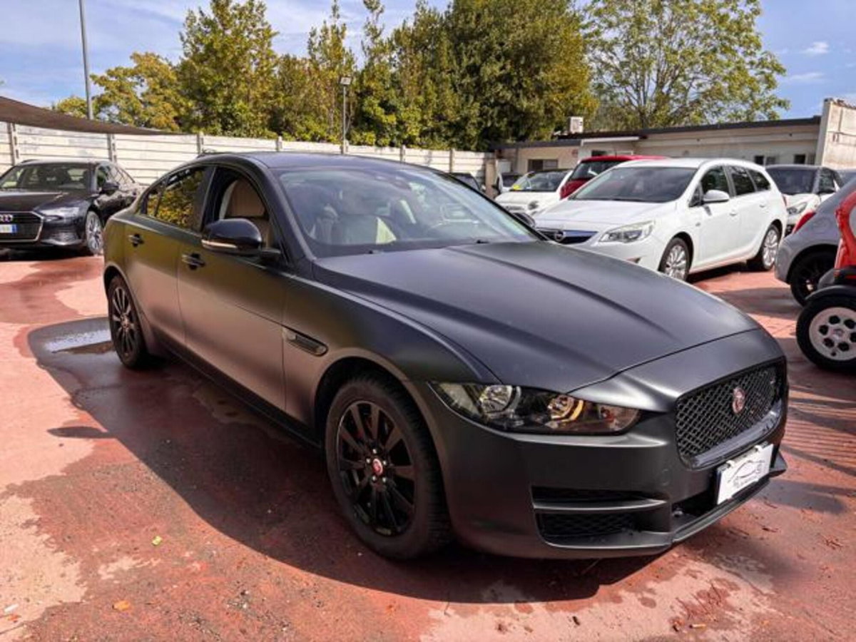 Jaguar XE 2.0 D Turbo 180 CV AWD aut. Portfolio (3)