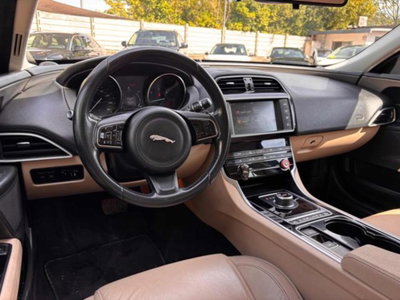 Jaguar XE 2.0 D Turbo 180 CV AWD aut. Portfolio (8)