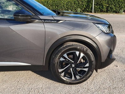 Peugeot 2008 BlueHDi 130 S&S EAT8 GT Line (12)