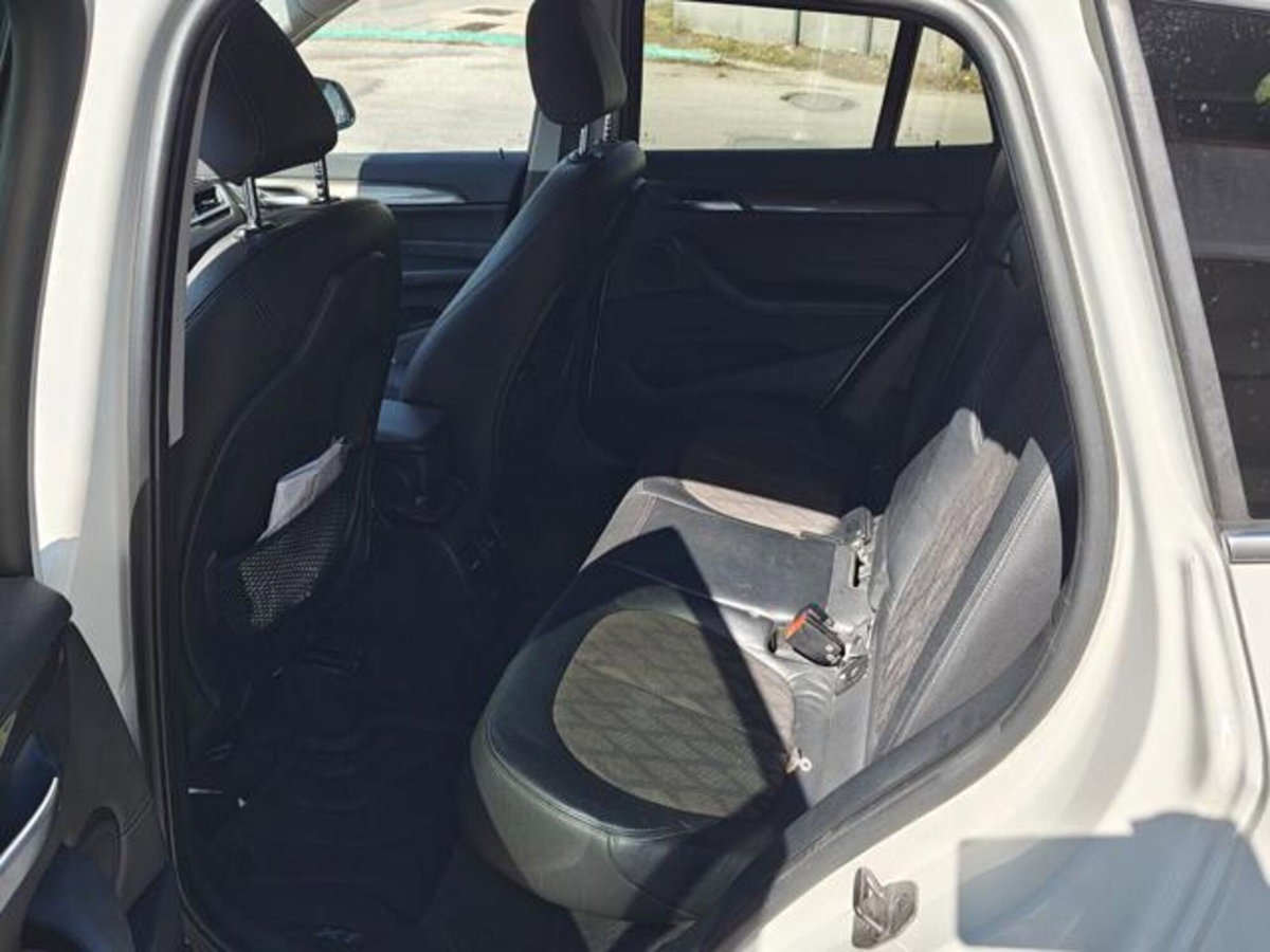 BMW X1 sDrive18d xLine (5)