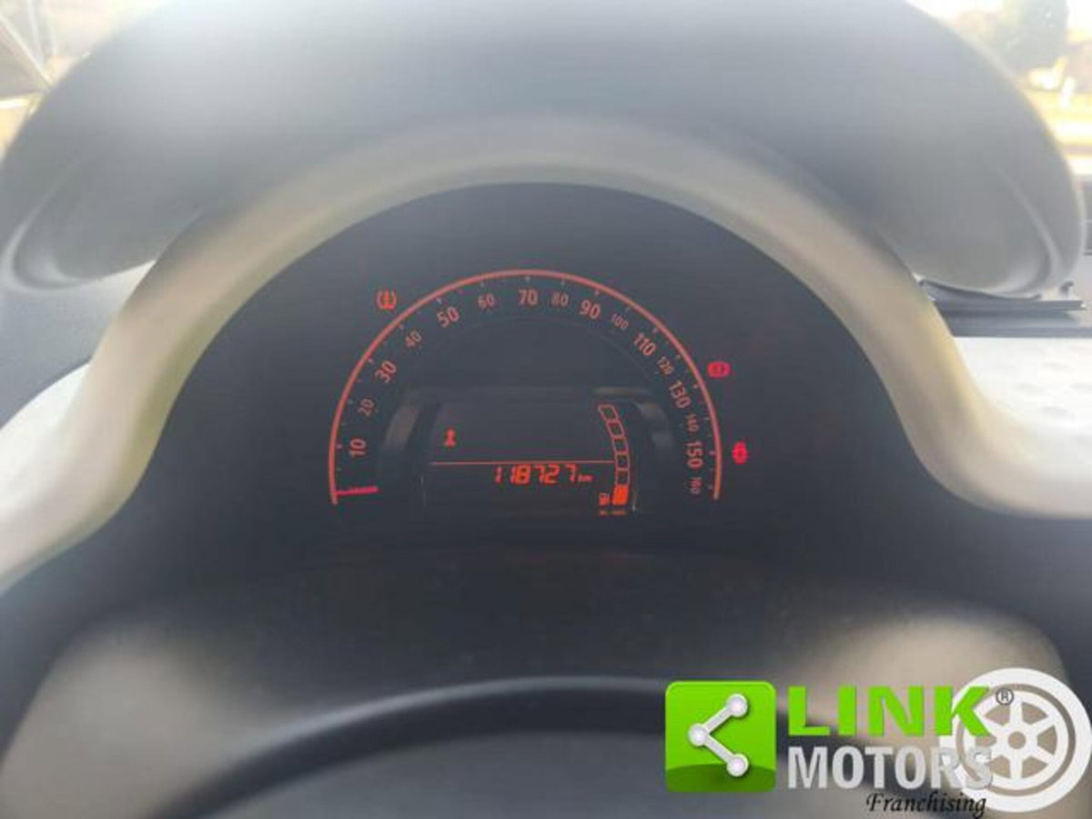 Renault Twingo 1.0 SCe Live (13)