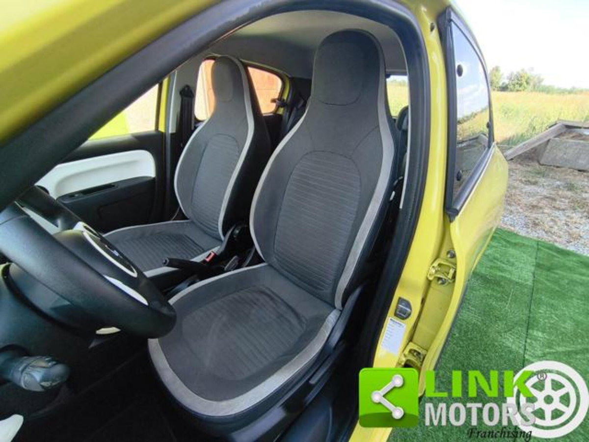 Renault Twingo 1.0 SCe Live (9)
