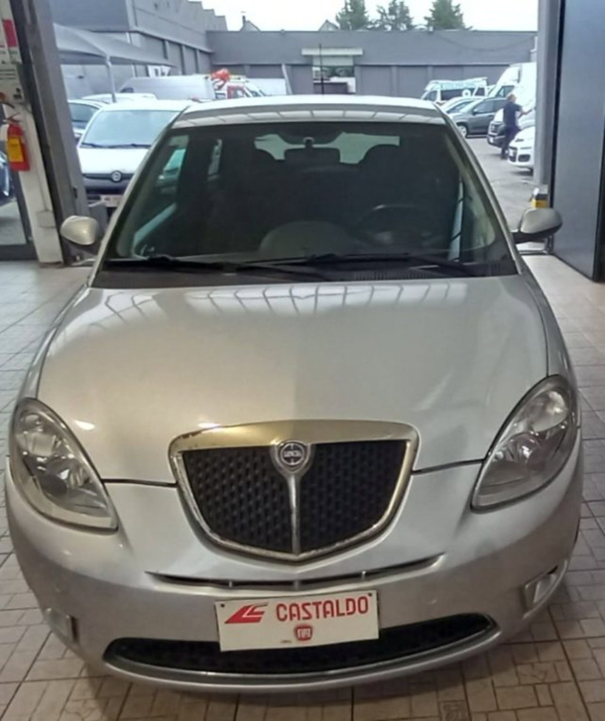 Lancia Ypsilon 1.3 MJT 90 CV DPF Sport MomoDesign
