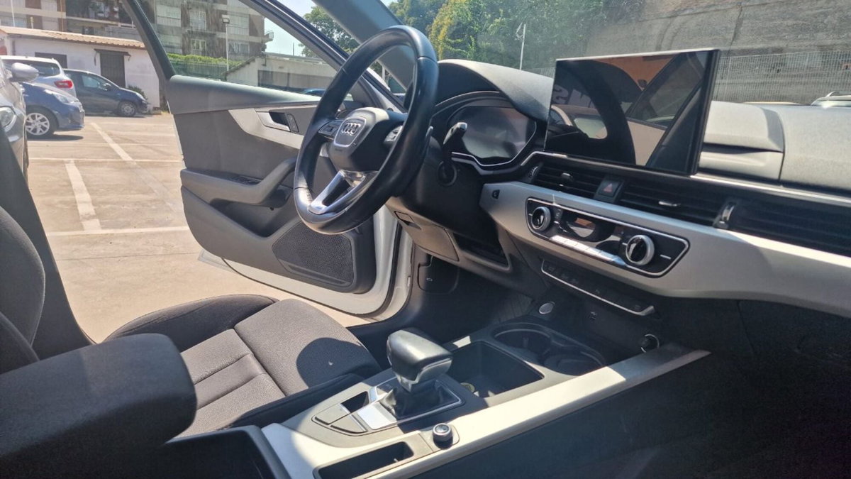 Audi A4 Avant 30 2.0 tdi mhev S Line edition 136cv s-tronic (16)