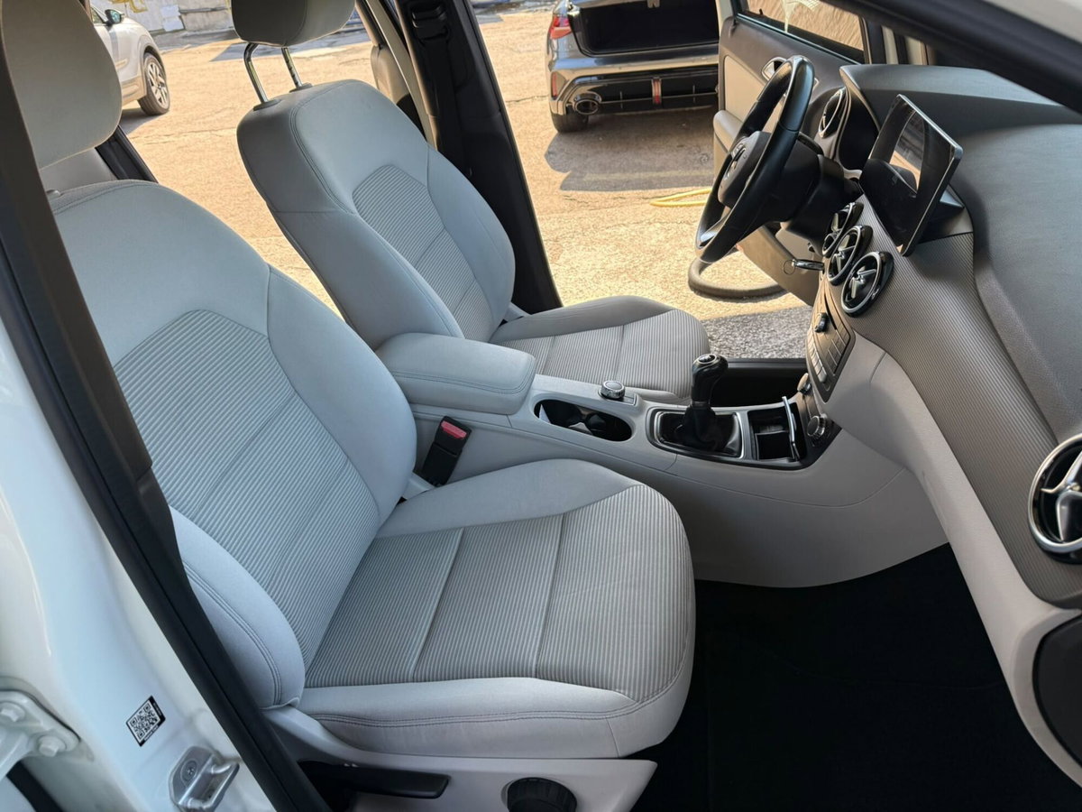 Mercedes-Benz Classe B 160 CDI Executive (9)