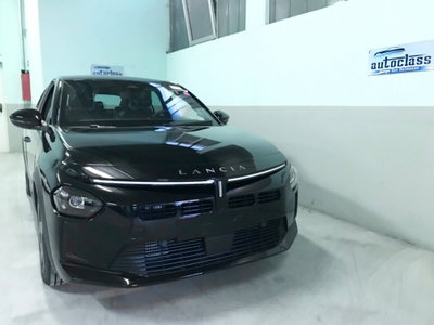 Lancia Ypsilon 1.2 100cv (2)