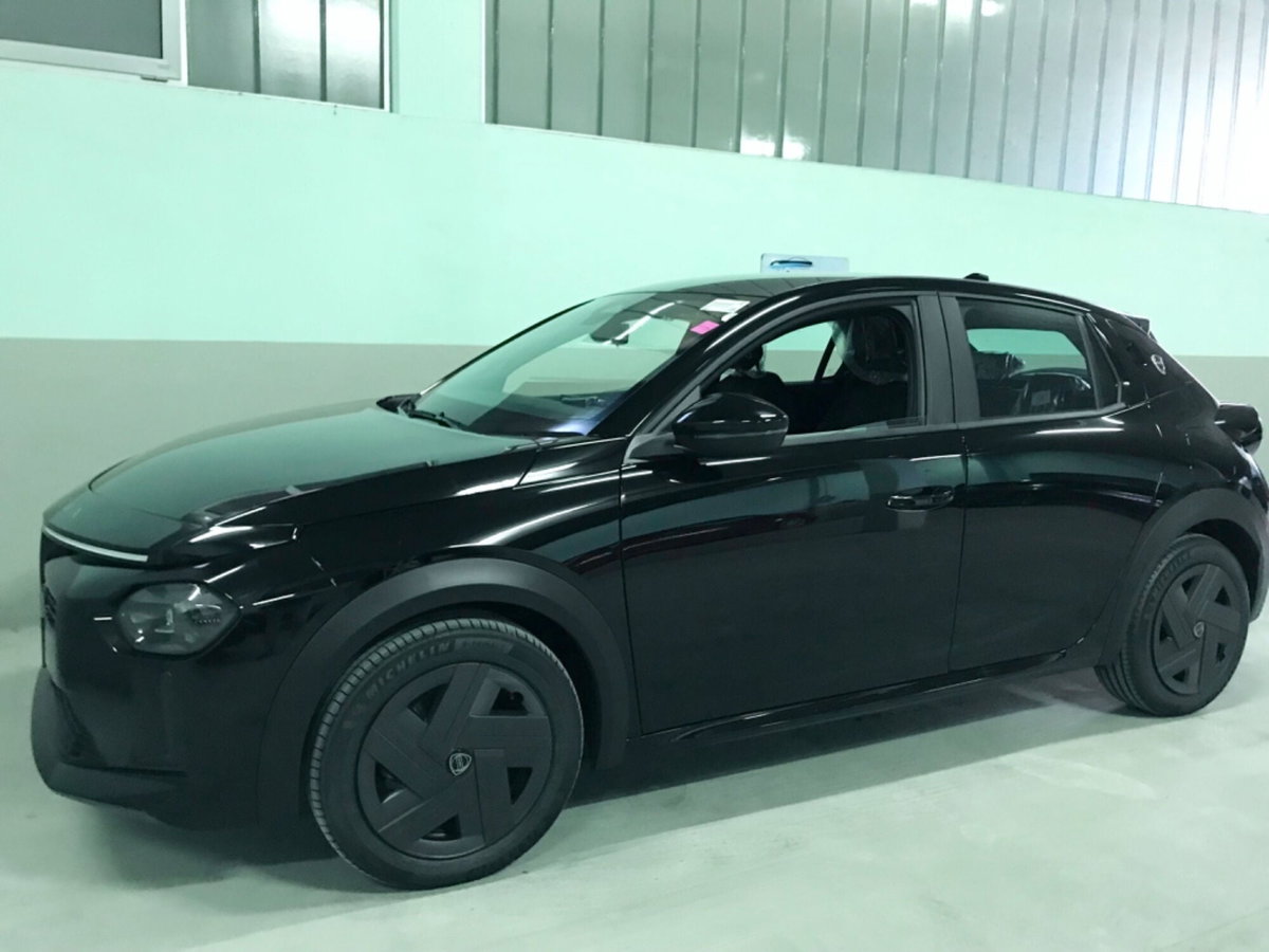 Lancia Ypsilon 1.2 100cv (6)