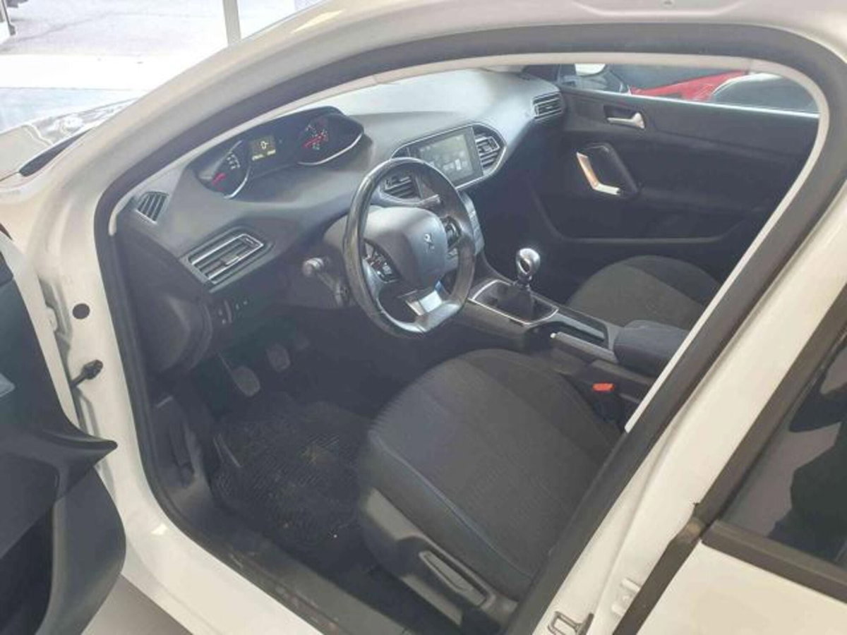 Peugeot 308 SW BlueHDi 120 S&S Business (6)