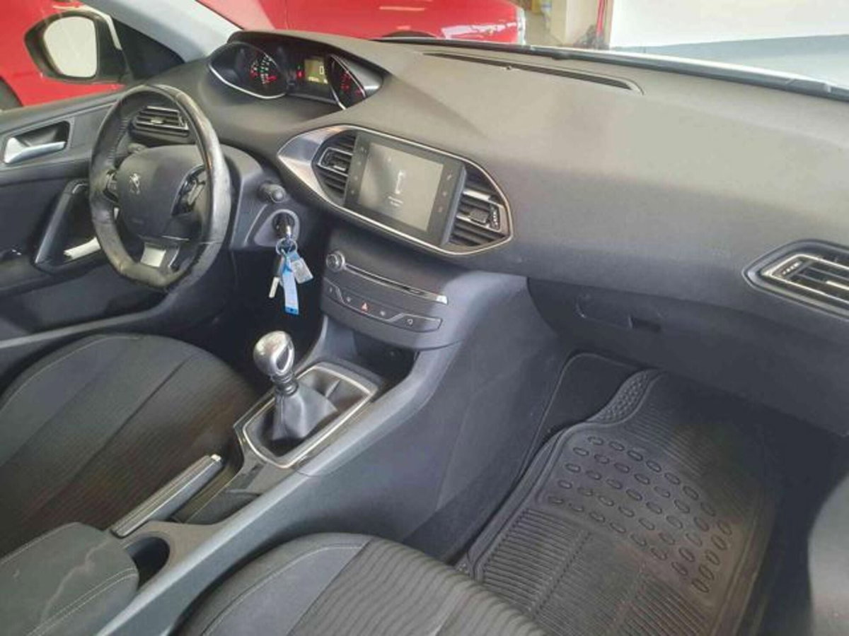 Peugeot 308 SW BlueHDi 120 S&S Business (7)