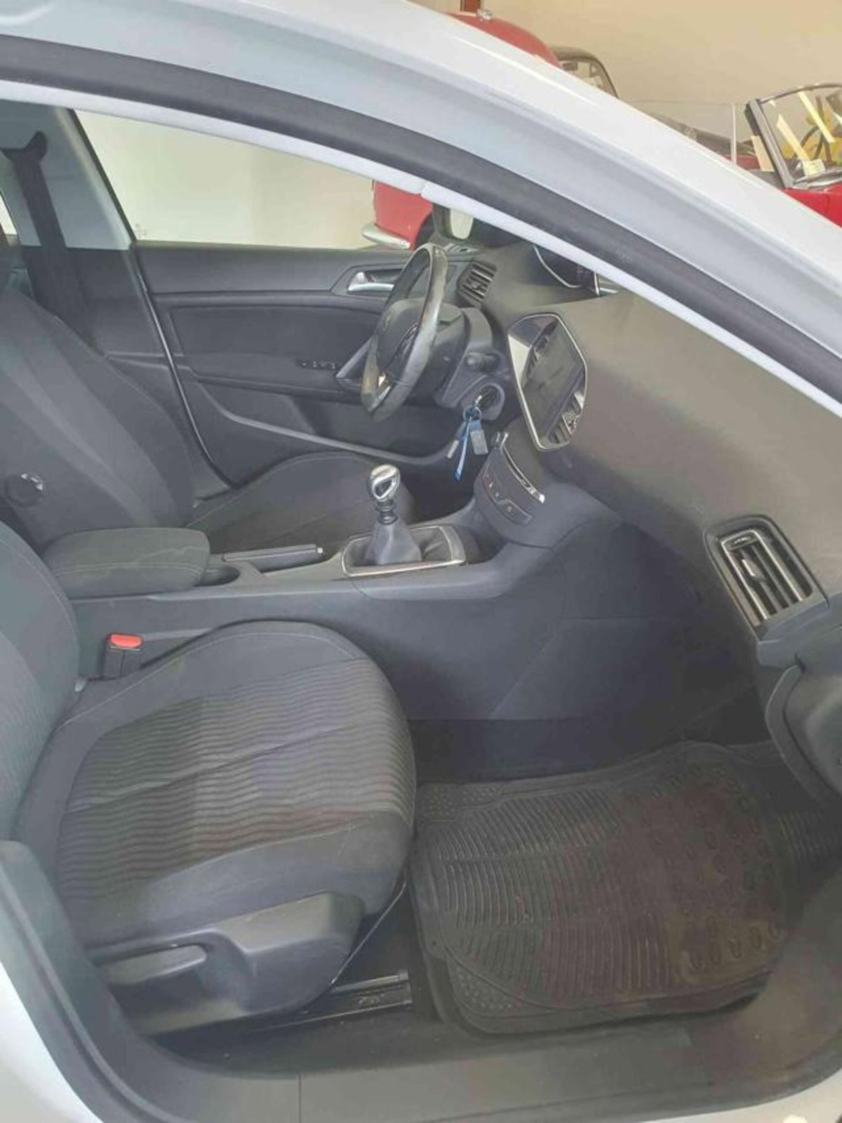Peugeot 308 SW BlueHDi 120 S&S Business (8)