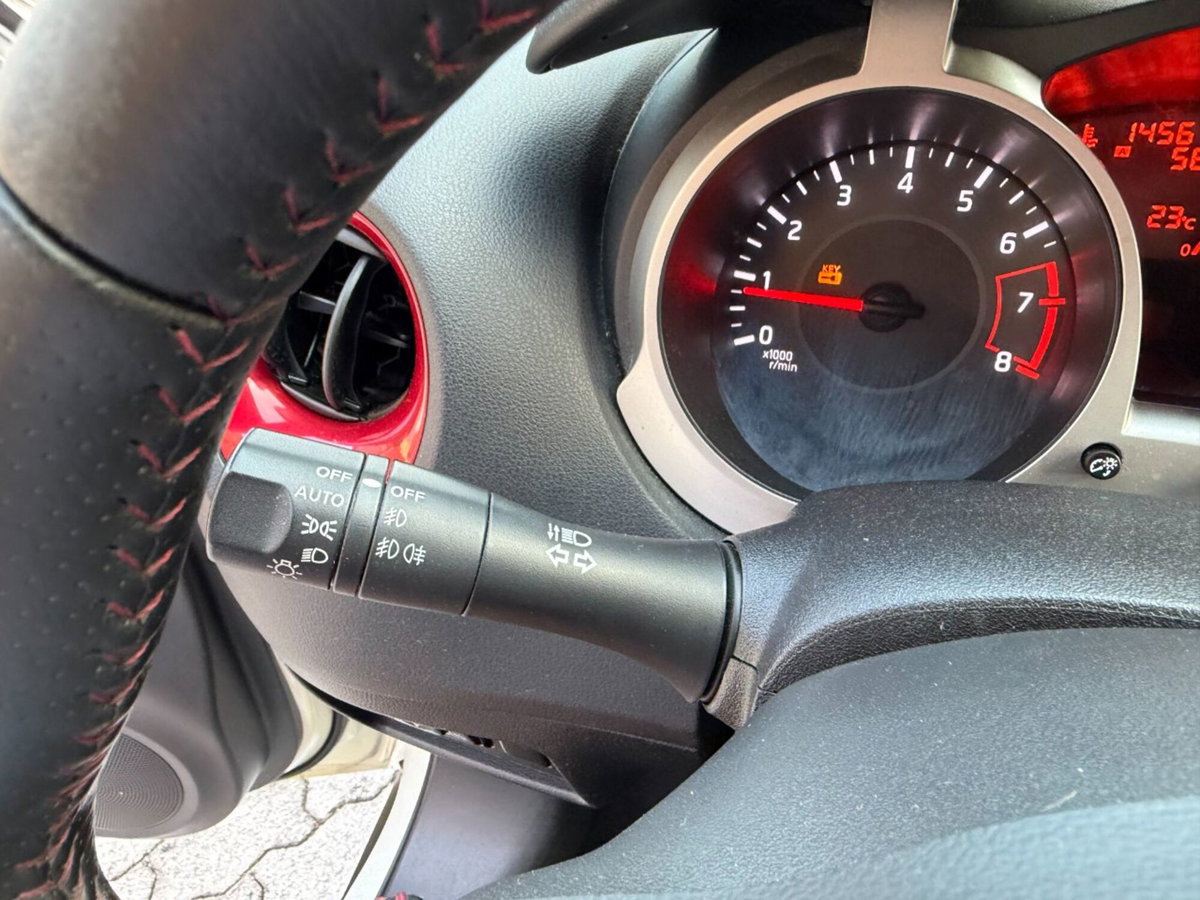 Nissan Juke 1.2 DIG-T 115 Start&Stop Tekna (18)