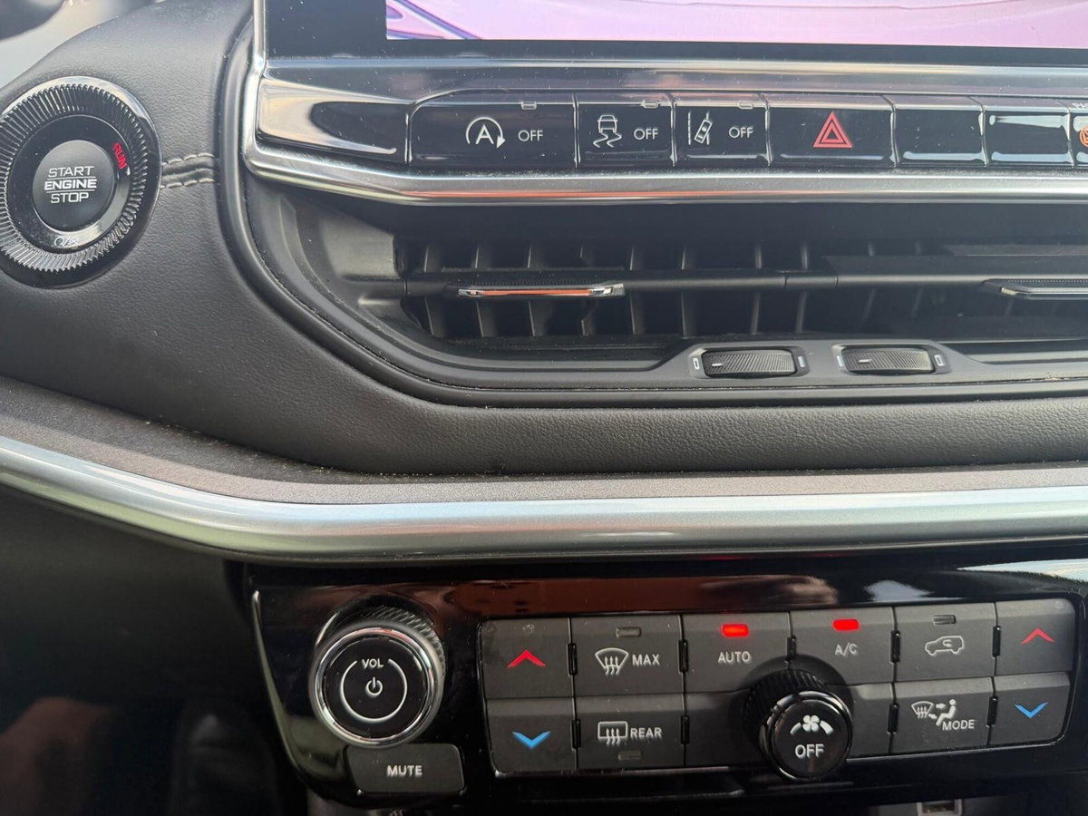 Jeep Compass 1.6 Multijet II 2WD Limited (12)