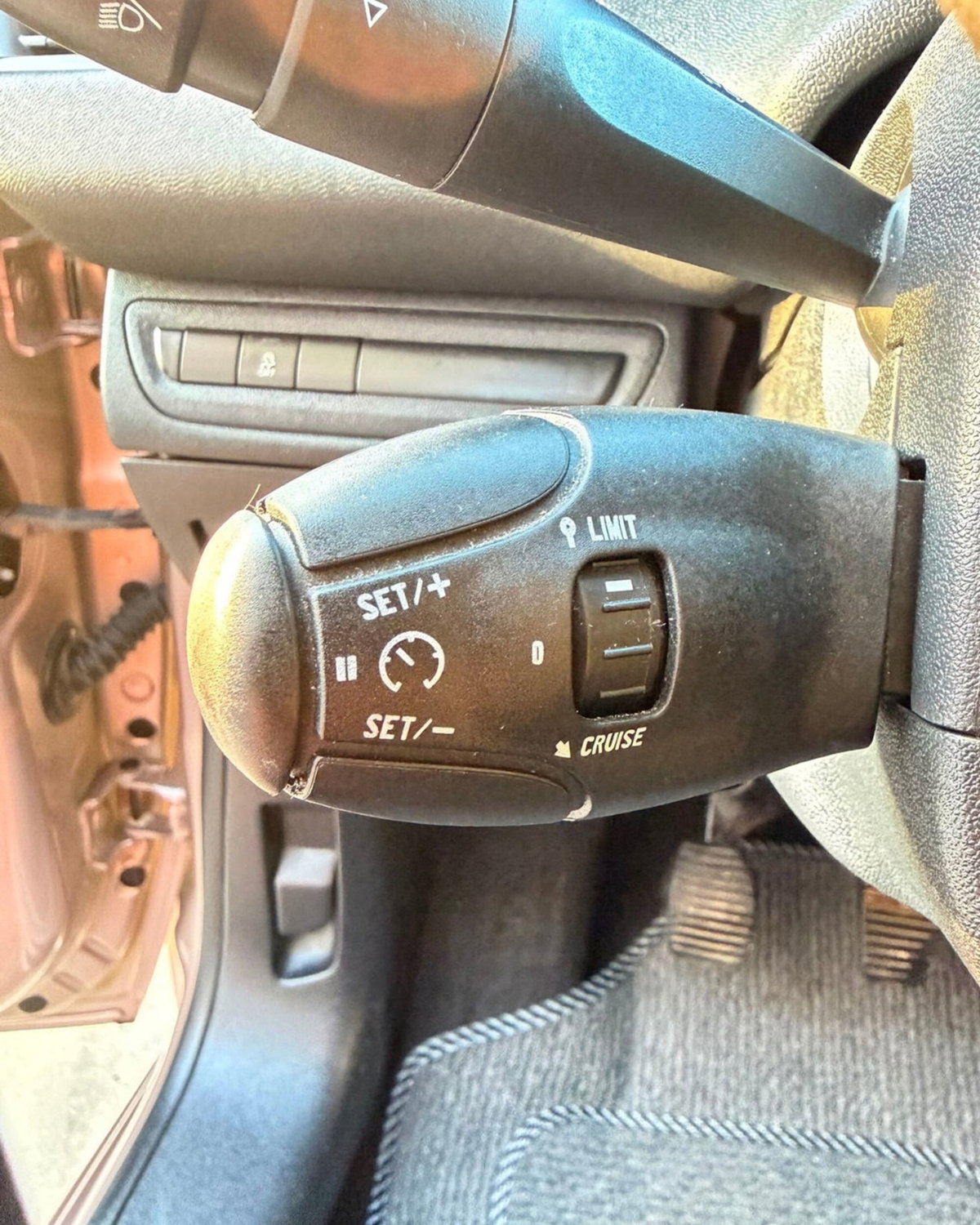 Peugeot 208 VTi 82 CV 5 porte Allure (11)