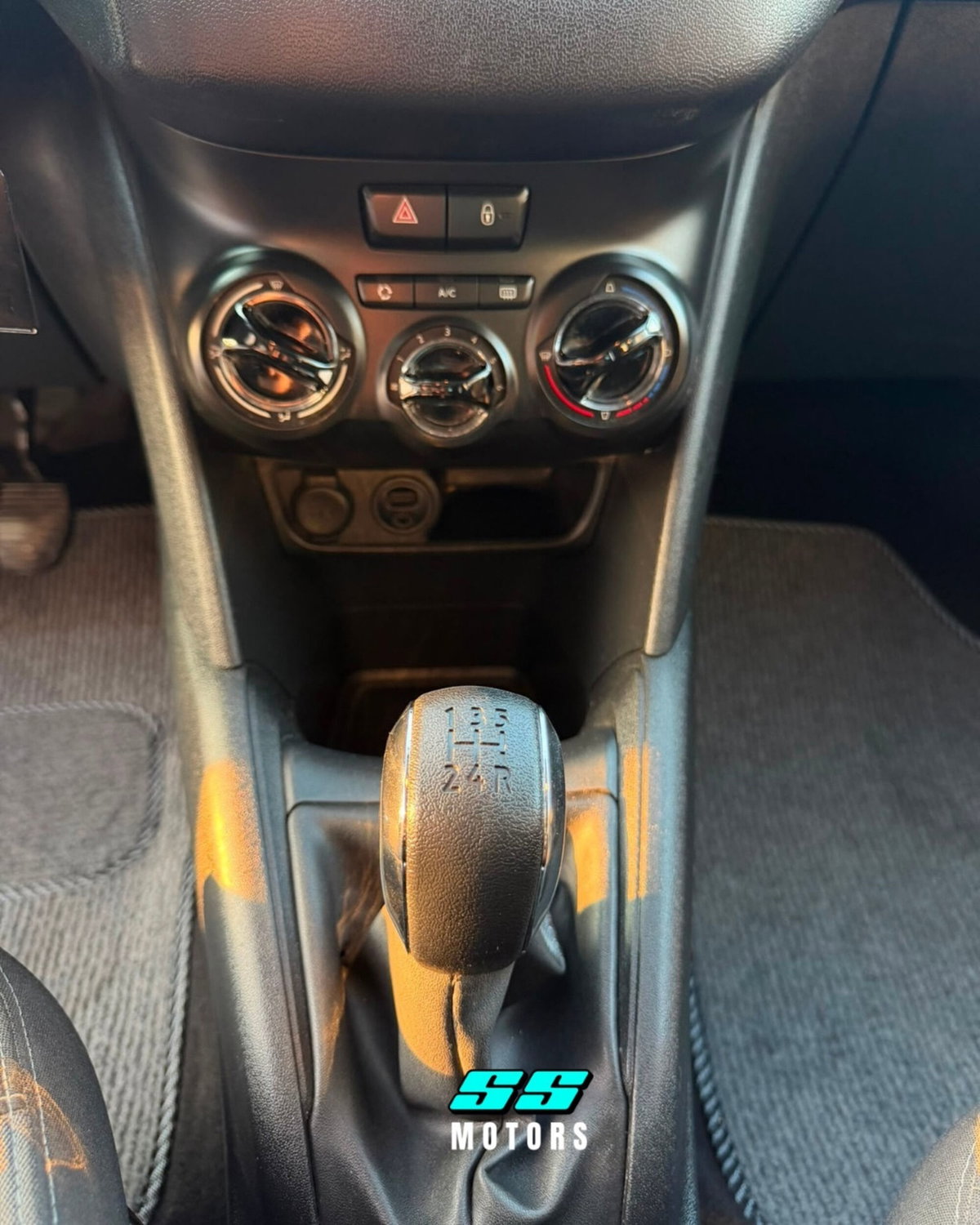 Peugeot 208 VTi 82 CV 5 porte Allure (13)