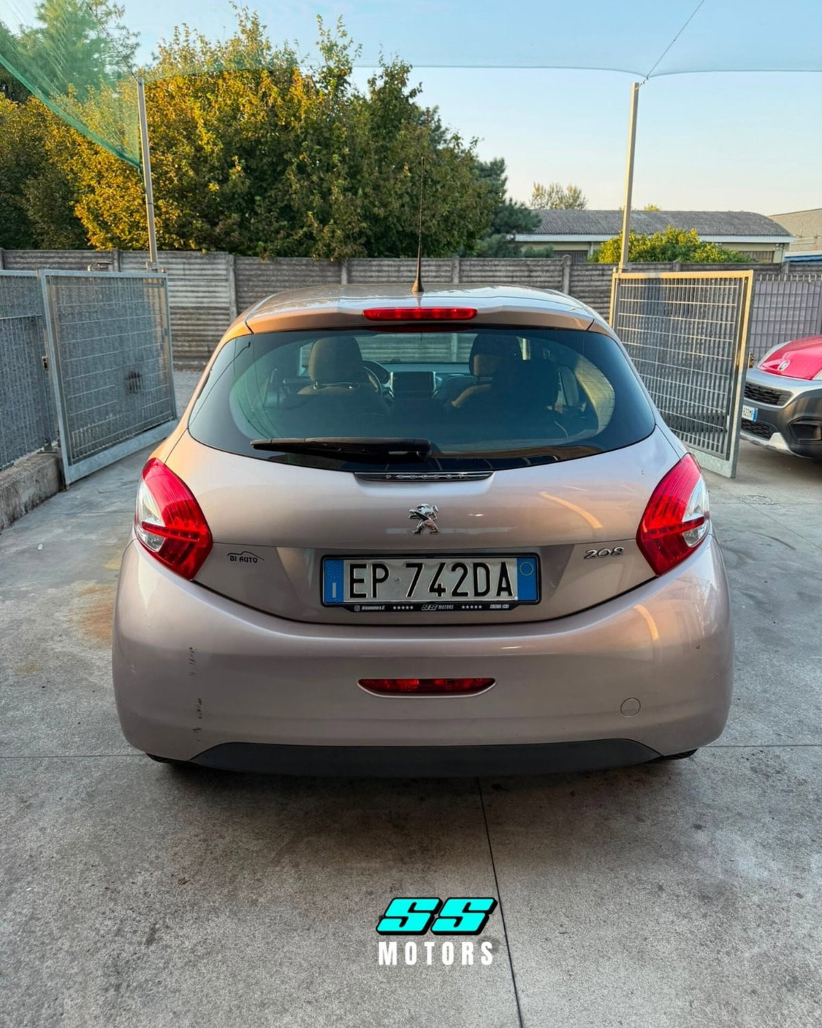 Peugeot 208 VTi 82 CV 5 porte Allure (7)