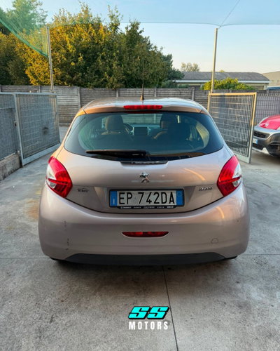 Peugeot 208 VTi 82 CV 5 porte Allure (7)