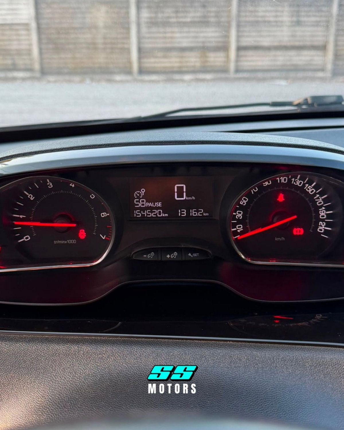 Peugeot 208 VTi 82 CV 5 porte Allure (9)