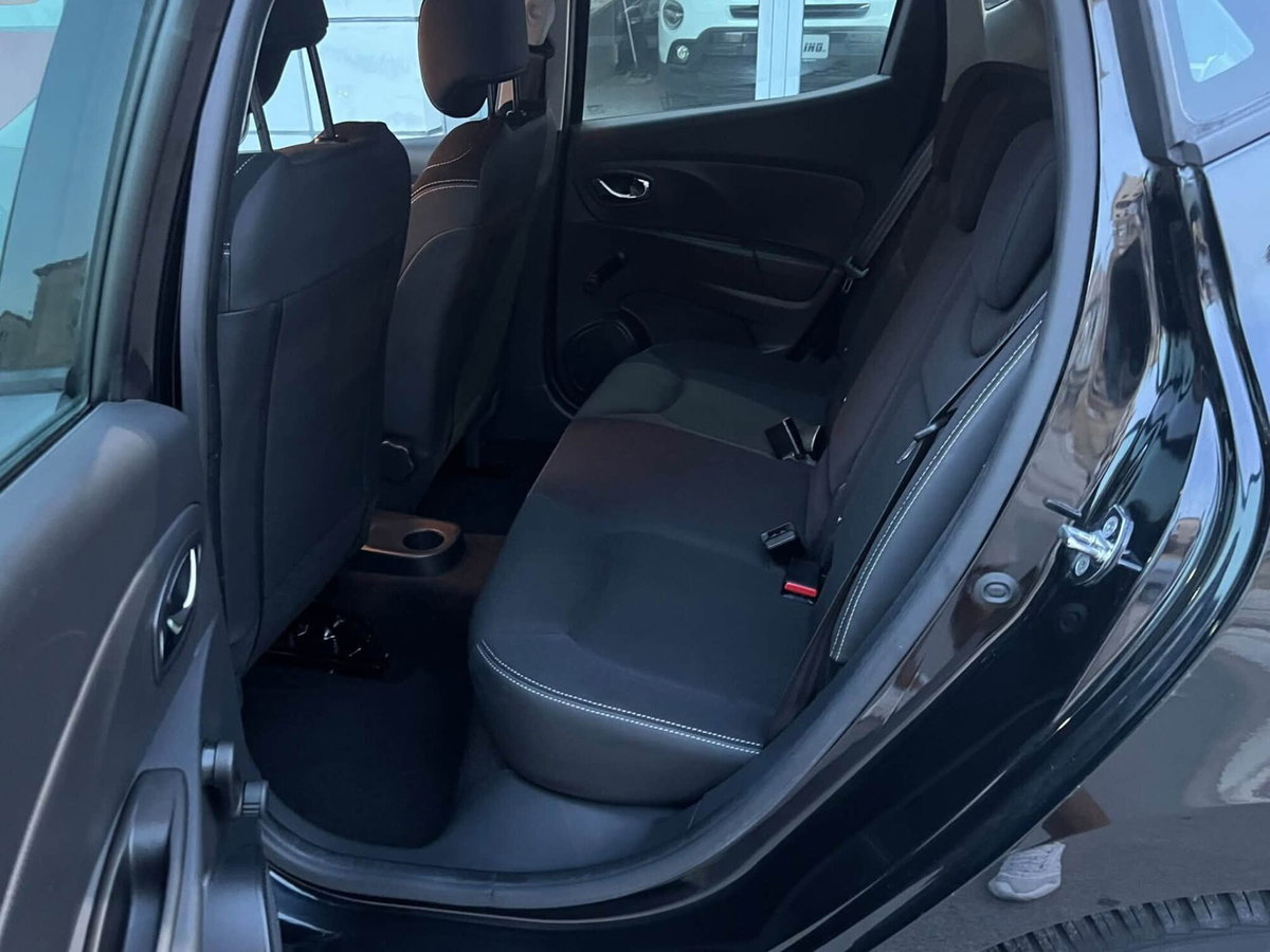 Renault Clio 1.2 75CV 5 porte Live (12)
