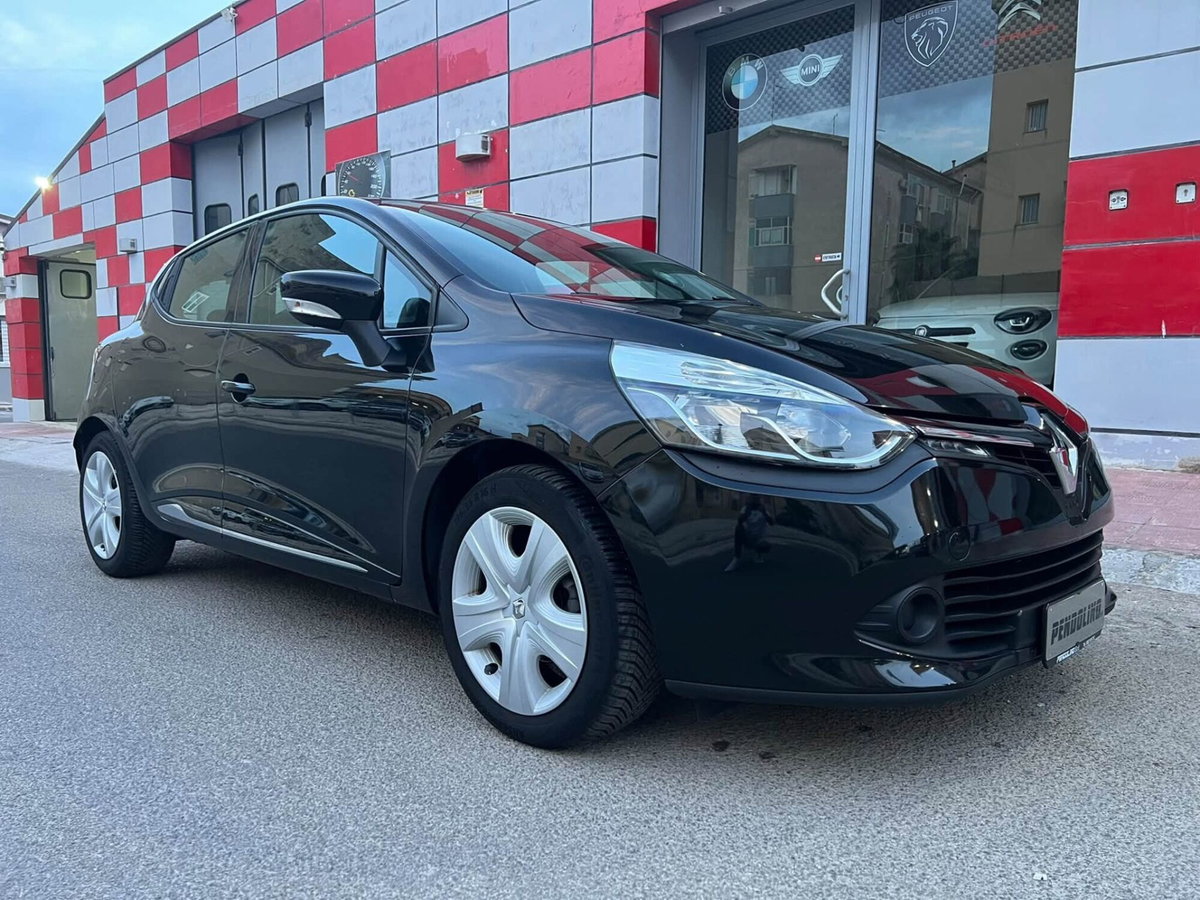 Renault Clio 1.2 75CV 5 porte Live (2)