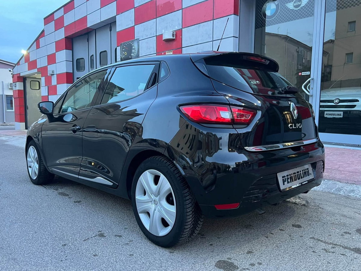 Renault Clio 1.2 75CV 5 porte Live (6)
