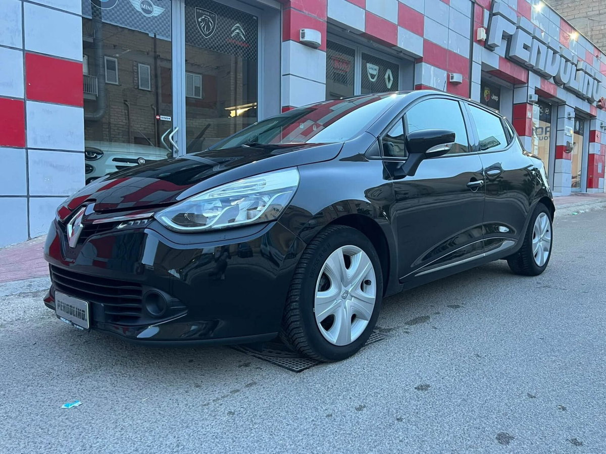 Renault Clio 1.2 75CV 5 porte Live (8)