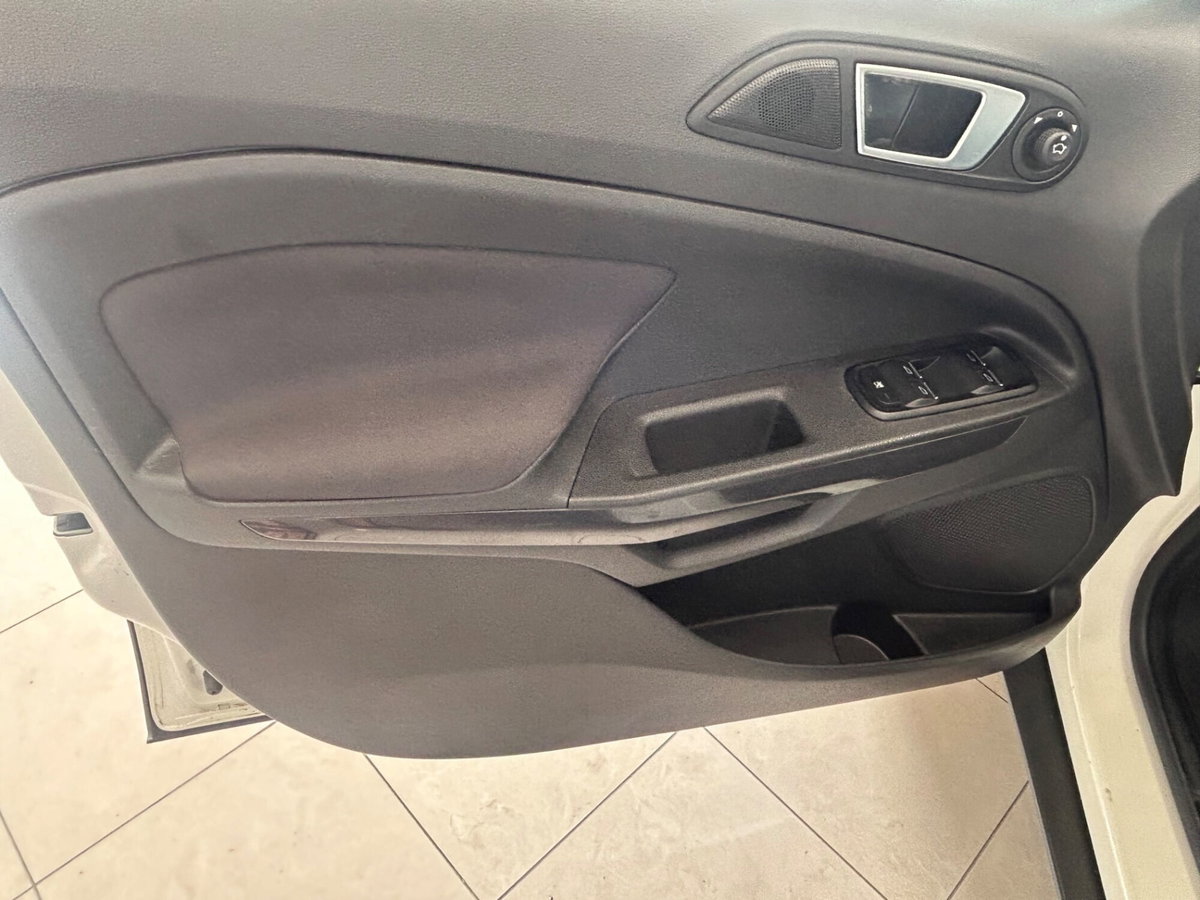 Ford EcoSport 1.5 TDCi 95 CV Titanium (9)