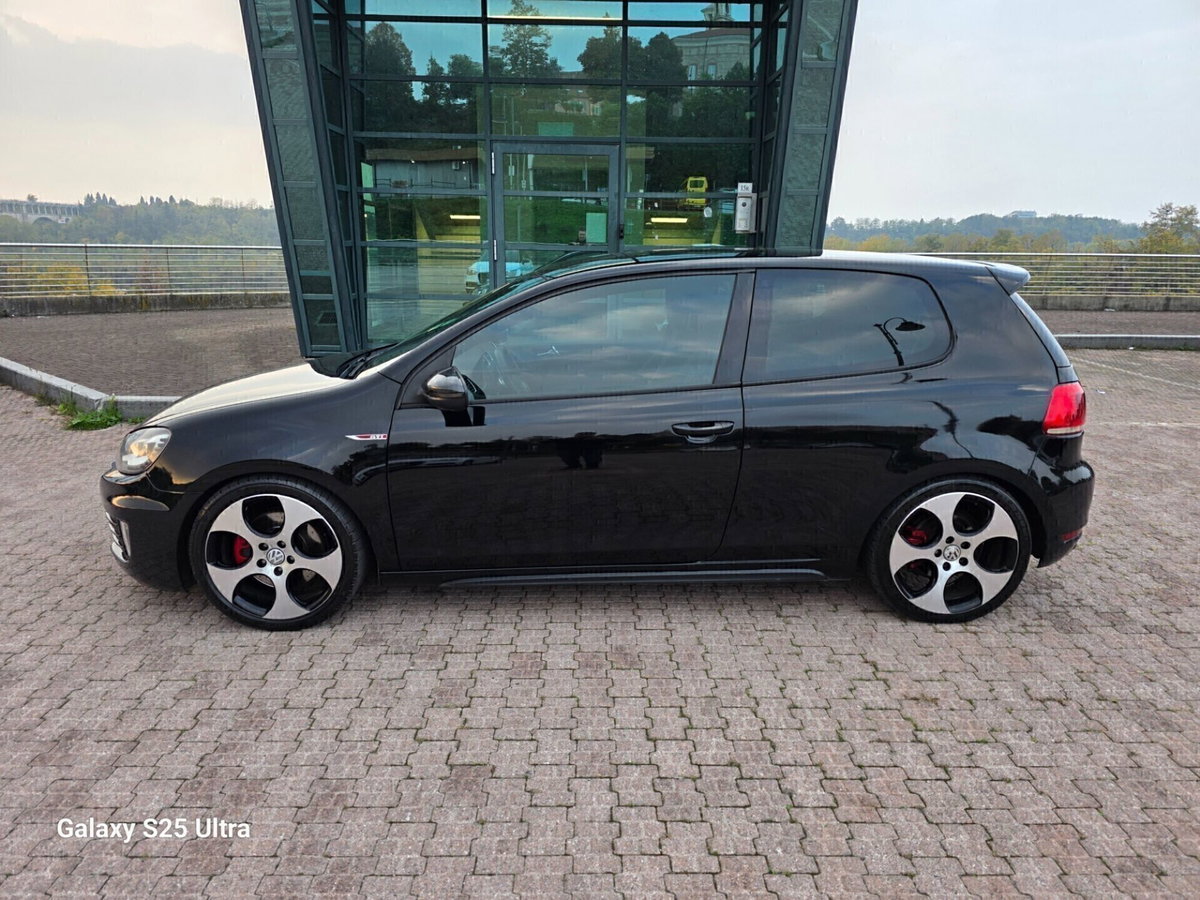 Volkswagen Golf 2.0 TSI DSG 3p. GTI (2)