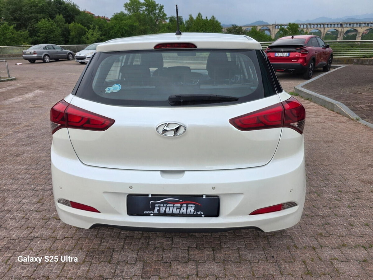 Hyundai i20 1.2 3p. BlueDrive (10)