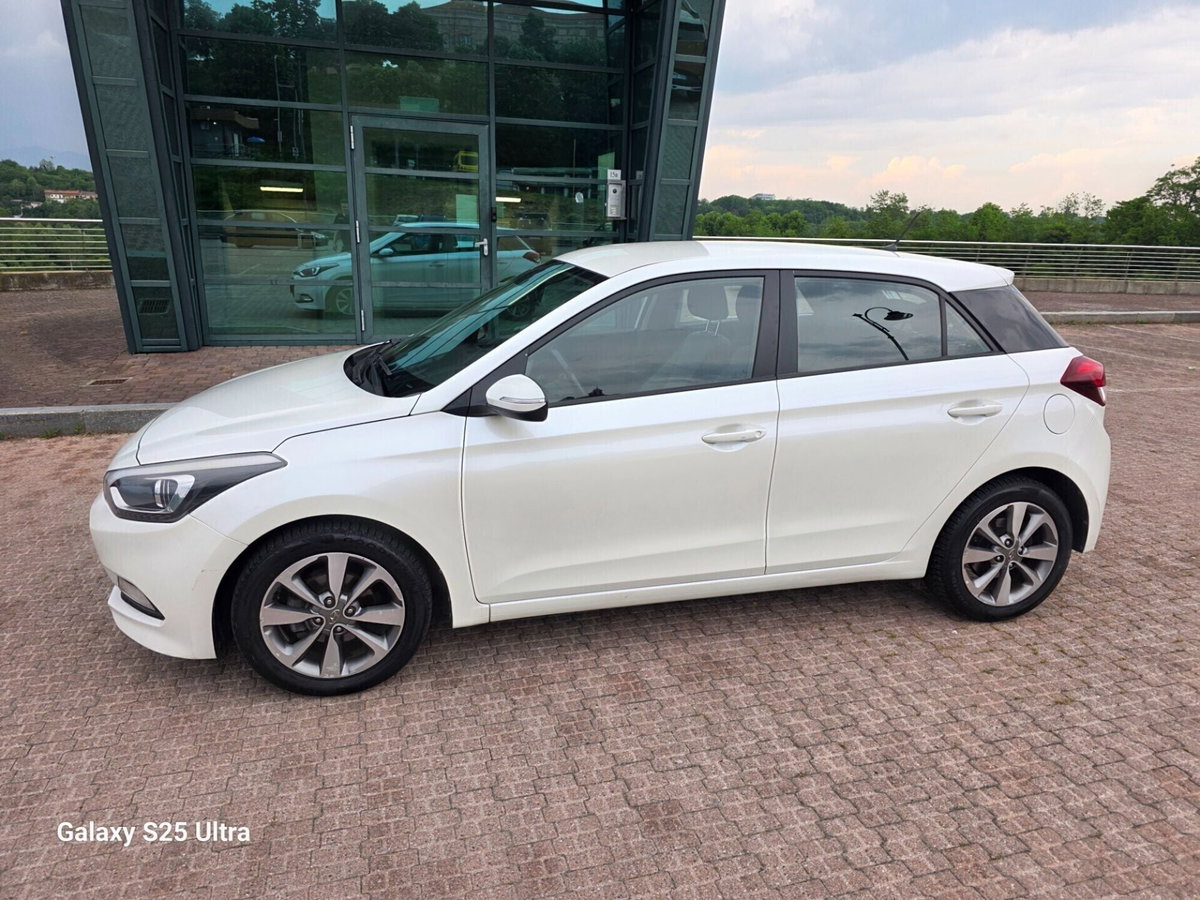 Hyundai i20 1.2 3p. BlueDrive (11)