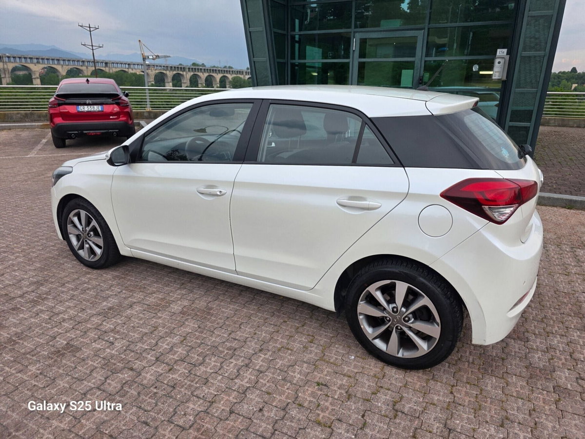Hyundai i20 1.2 3p. BlueDrive (13)